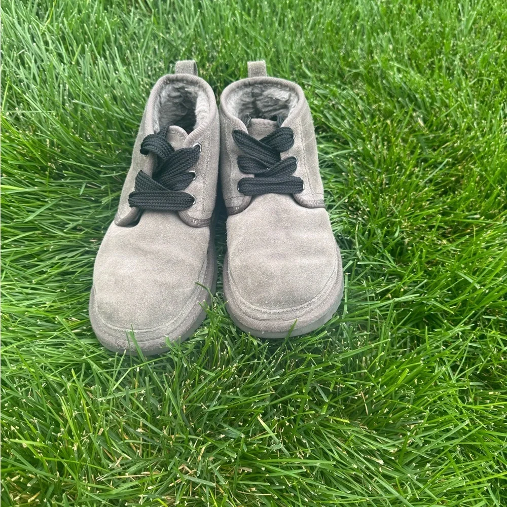 Men’s size 6 Ugg Neumel grey boots